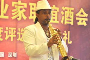 精彩的歌舞表演